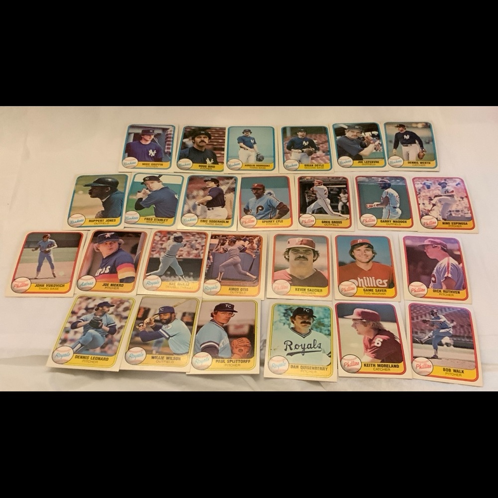 Bundle of Baseball Cards Lot 149